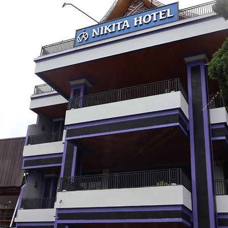 Nikita Hotel Bukittinggi Exterior foto